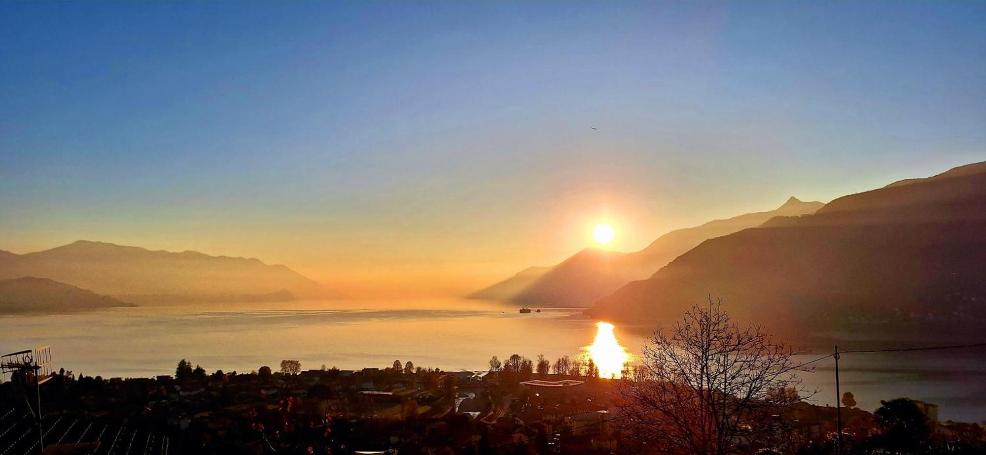 Sole & Lago-Lake Maccagno Bagian luar foto